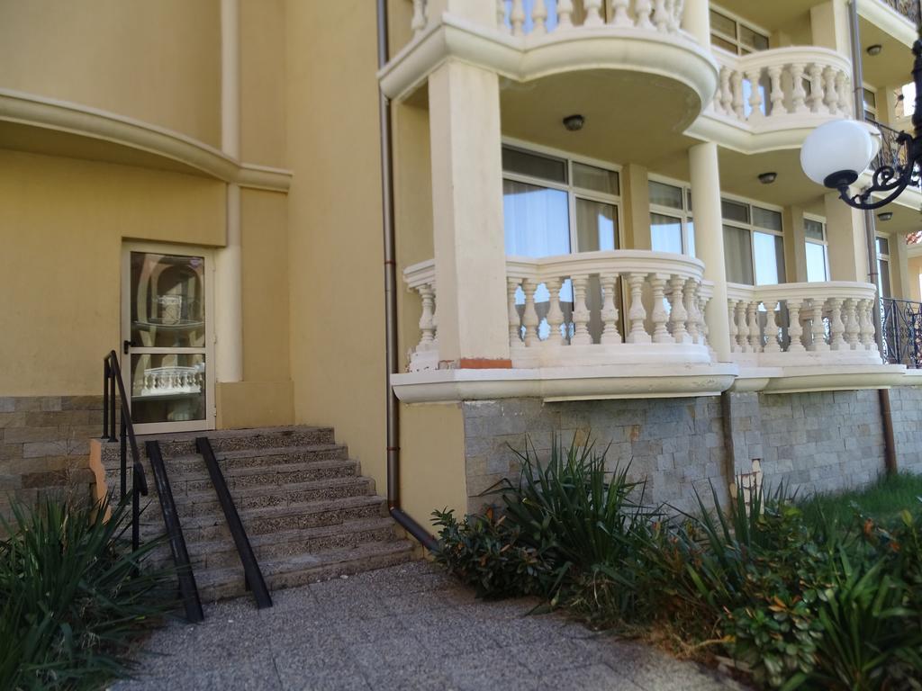 Elenite Private Apartments เอเลนีเต ภายนอก รูปภาพ