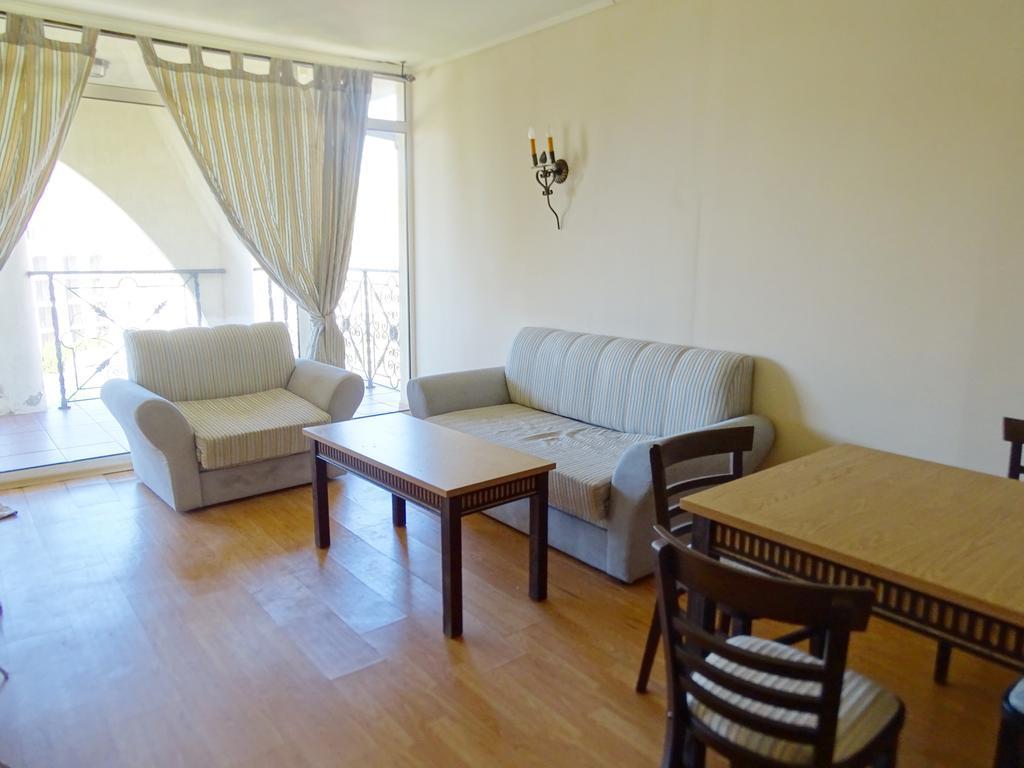 Elenite Private Apartments เอเลนีเต ภายนอก รูปภาพ