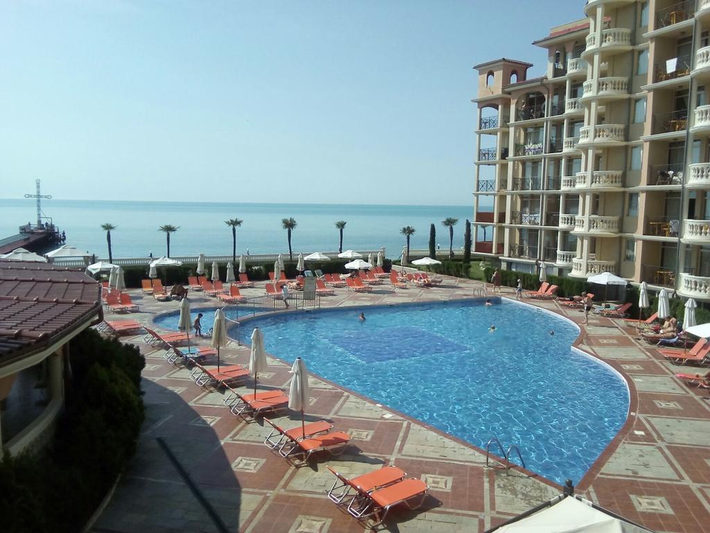 Elenite Private Apartments เอเลนีเต ภายนอก รูปภาพ