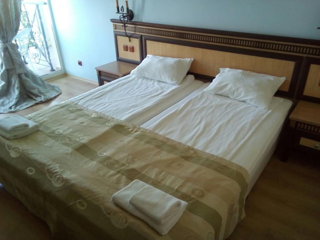 Elenite Private Apartments เอเลนีเต ภายนอก รูปภาพ
