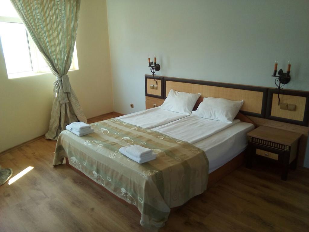 Elenite Private Apartments เอเลนีเต ภายนอก รูปภาพ