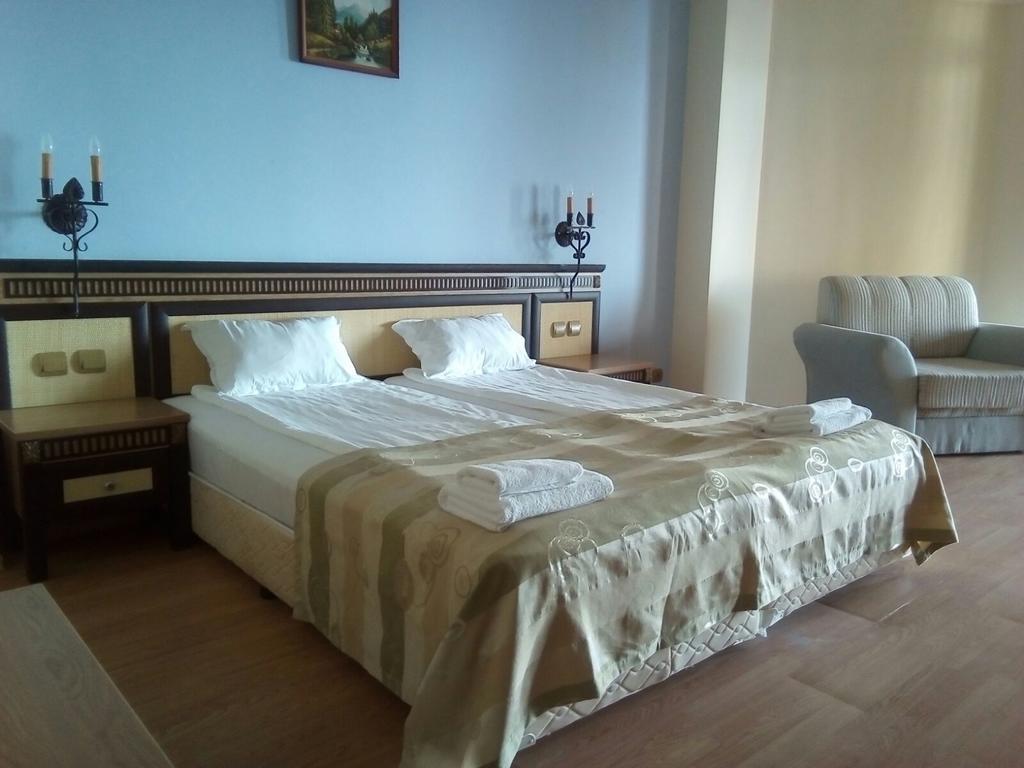 Elenite Private Apartments เอเลนีเต ภายนอก รูปภาพ