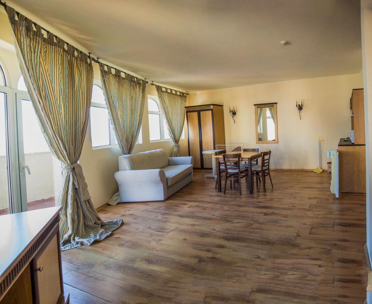 Elenite Private Apartments เอเลนีเต ภายนอก รูปภาพ