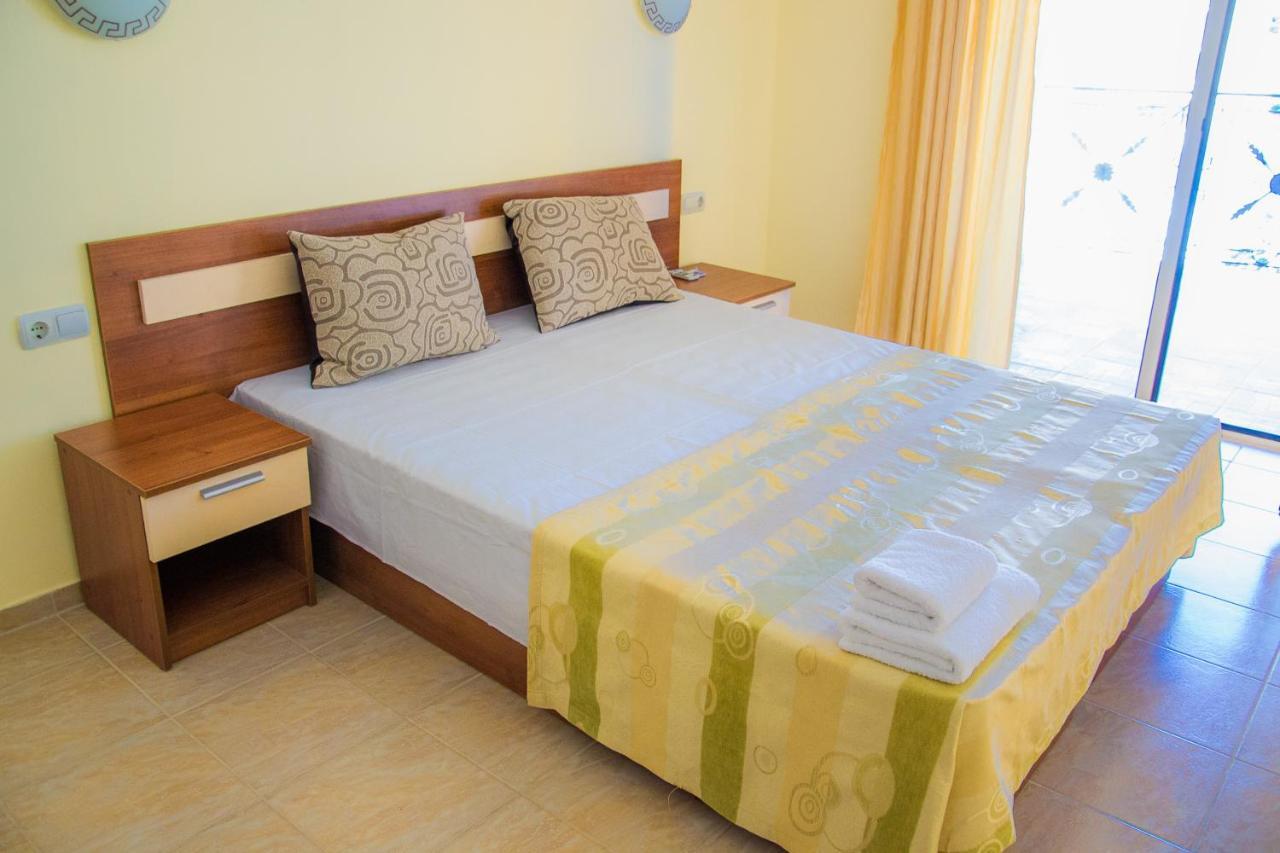 Elenite Private Apartments เอเลนีเต ภายนอก รูปภาพ