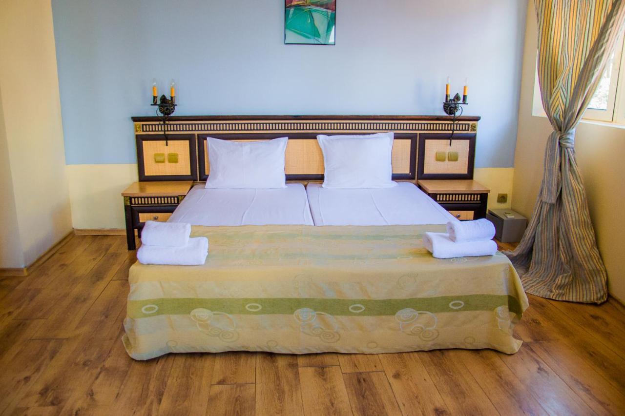Elenite Private Apartments เอเลนีเต ภายนอก รูปภาพ